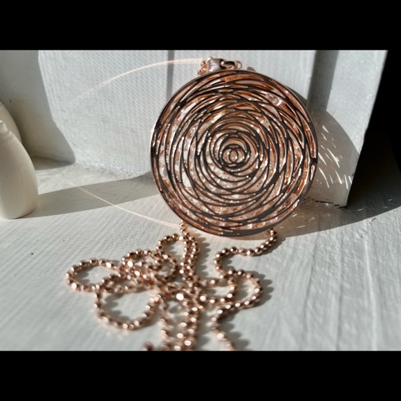 Statement necklace - rose gold swirl with crystals - Picture 6 of 9